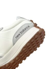 New Balance 327 Moonbeam with classic burgundy - Image 3