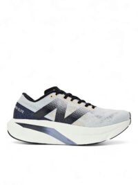 New Balance FuelCell Rebel v4 / Off-White