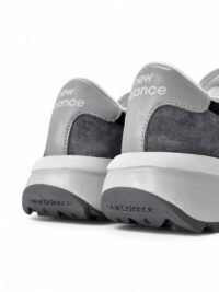 New Balance 370 Black/Grey - Image 10