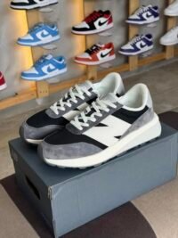 New Balance 370 Black/Grey - Image 14