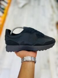 New Balance 327 Full black - Image 2